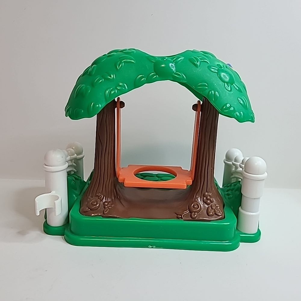 Fisher Price Little People Discovery Village Tree Swing w/ White Fence & Nest